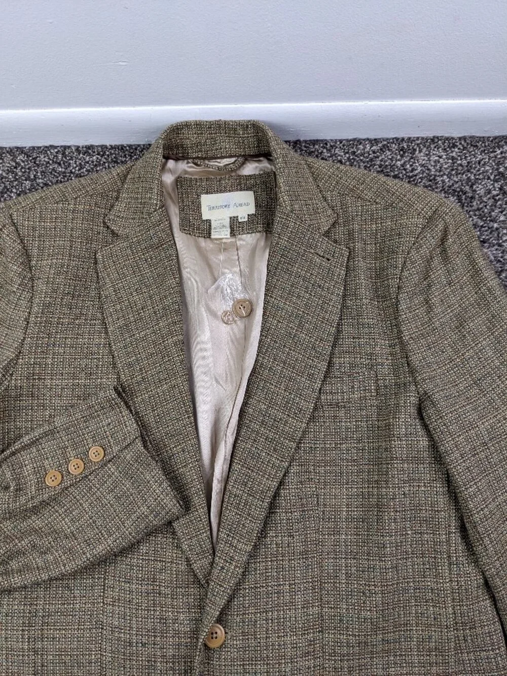 NWT The Territory Ahead 42R Sport Coat Blazer 100% Silk Basketweave Tan Blue